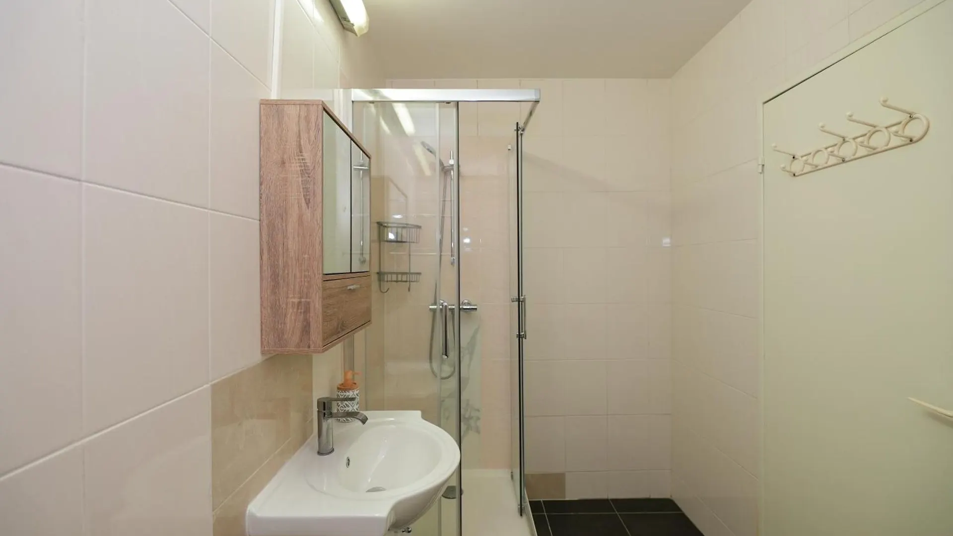Appartement Confortable Et Lumineux A Belleville Paris