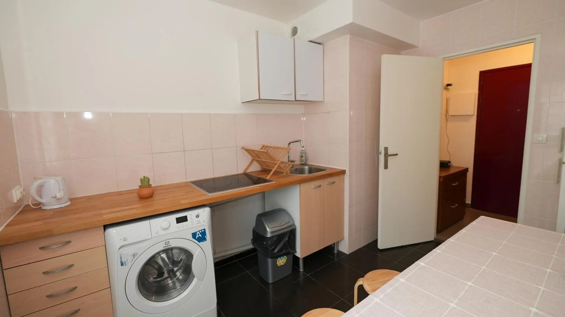 Apartment Appartement Confortable Et Lumineux A Belleville Paris