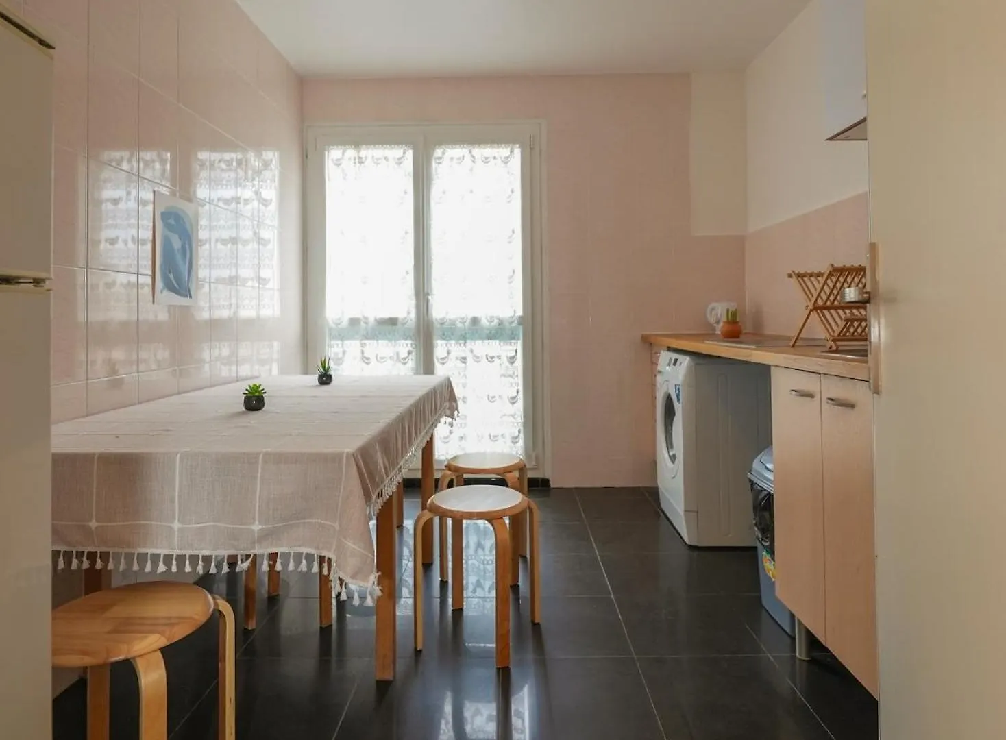 Appartement Confortable Et Lumineux A Belleville Paris